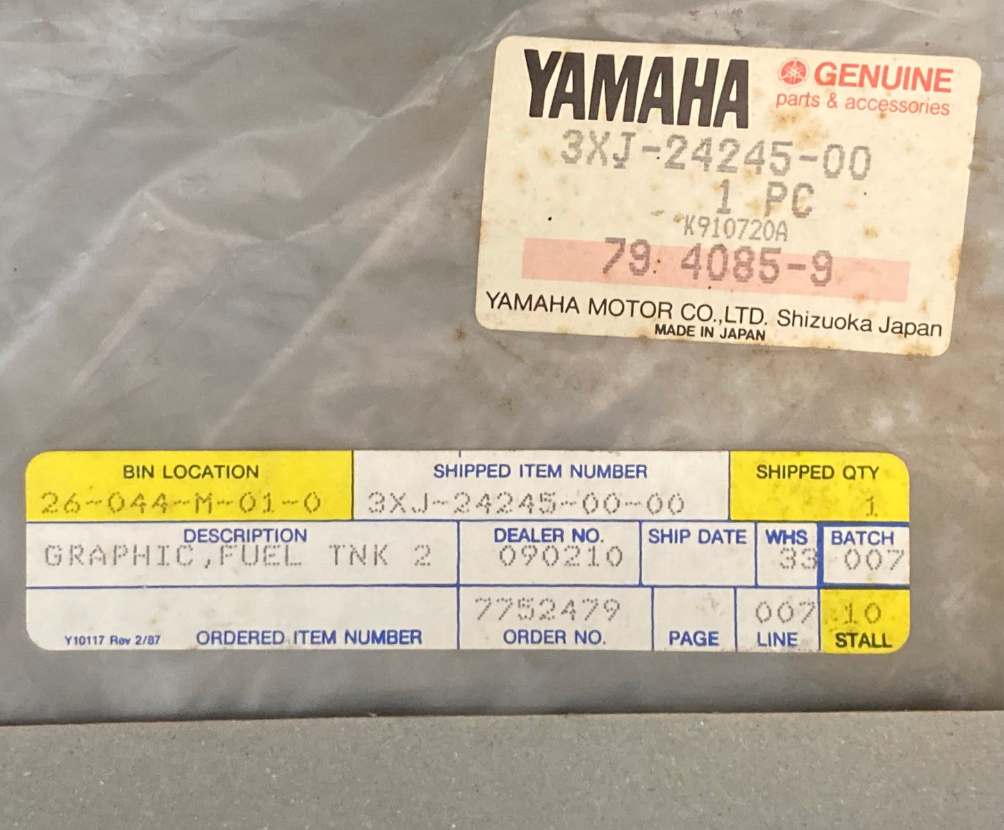 New Genuine Yamaha 3XJ-24245-00-00 Graphic, Fuel Tank 2