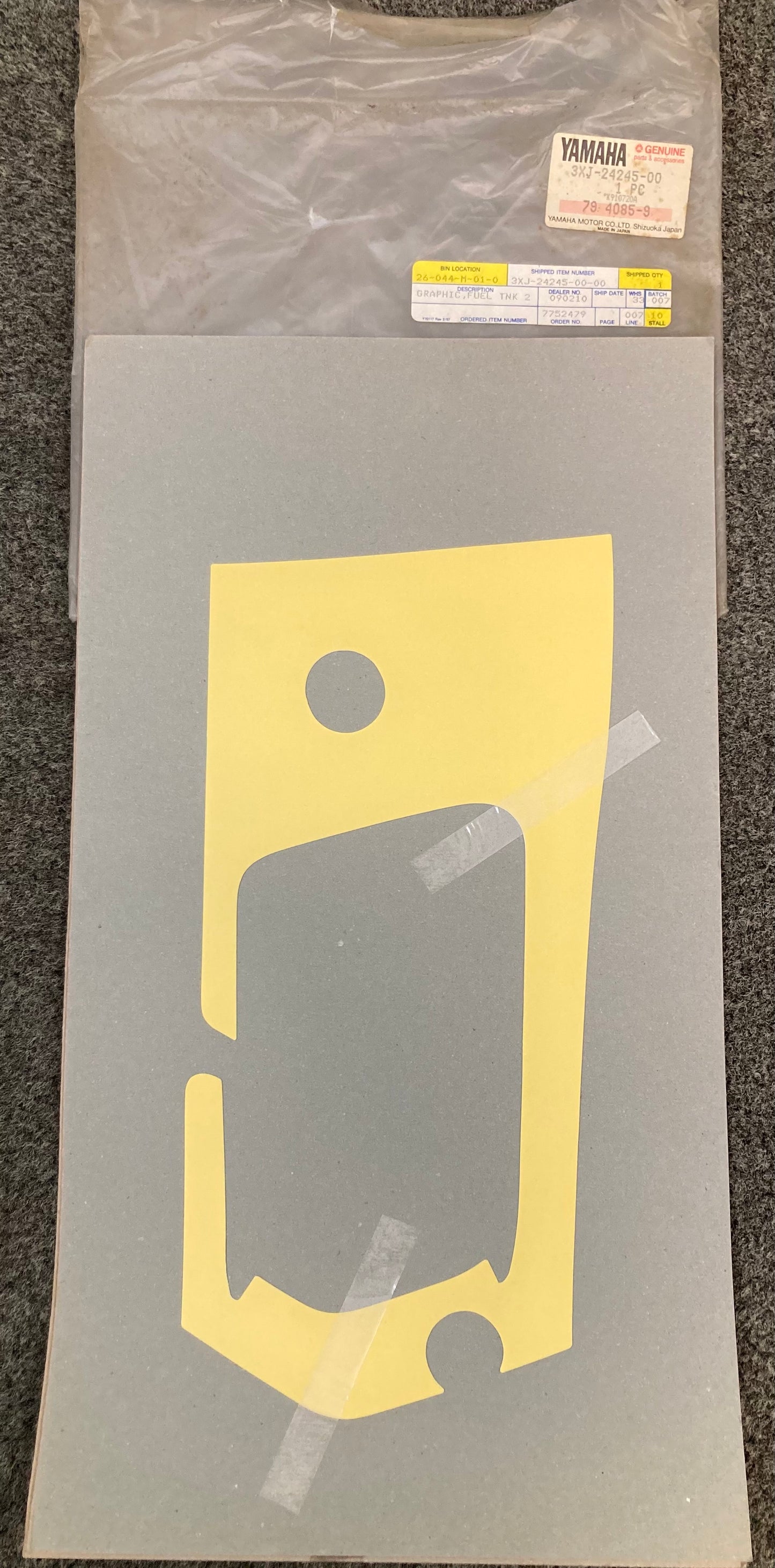 New Genuine Yamaha 3XJ-24245-00-00 Graphic, Fuel Tank 2