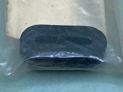 New Genuine Yamaha 90480-01252 Grommet