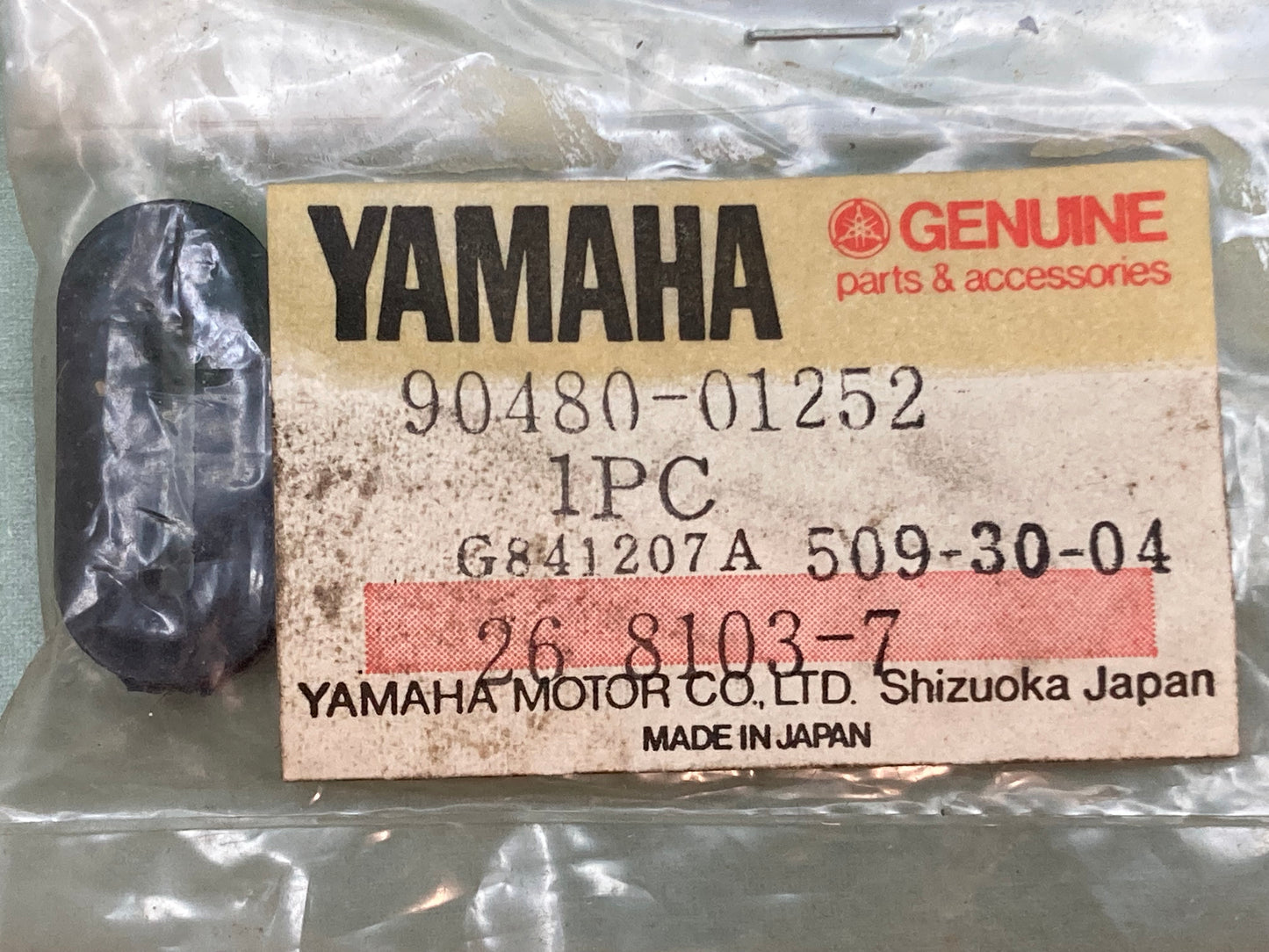 New Genuine Yamaha 90480-01252 Grommet