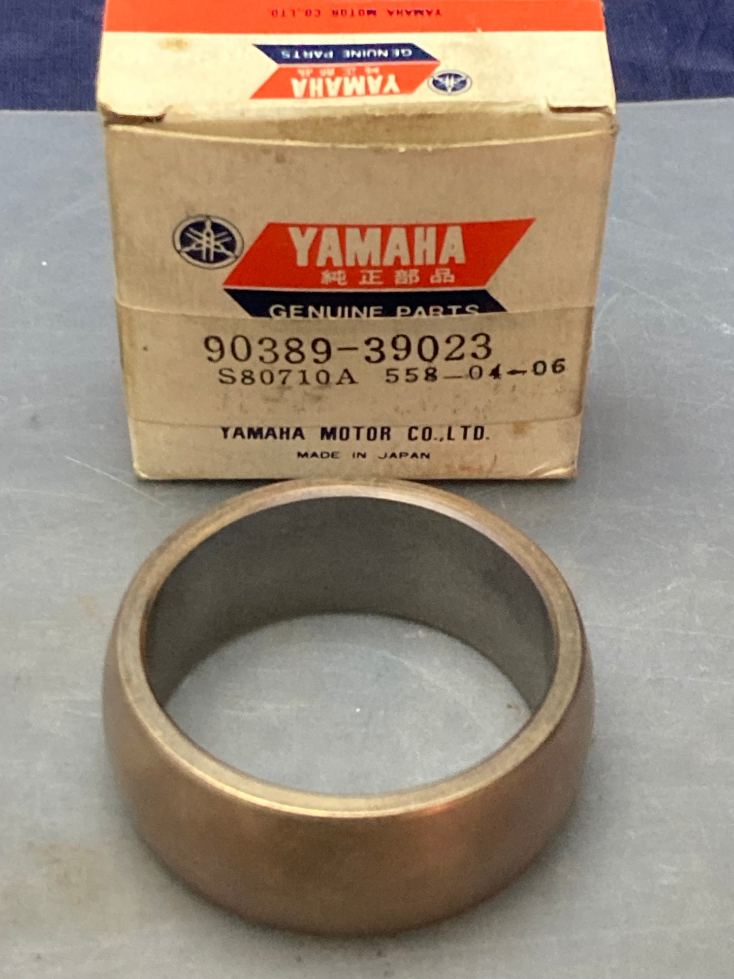 New Genuine Yamaha 90389-39023 Bushing