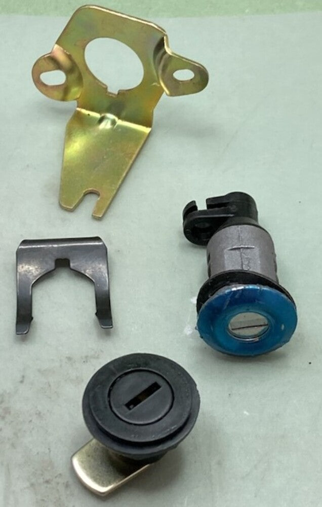 MMG Modcycle MGBQ2305W Key Set Gy6 50/150 W/Gas Cap New Genuine Incomplete Kit
