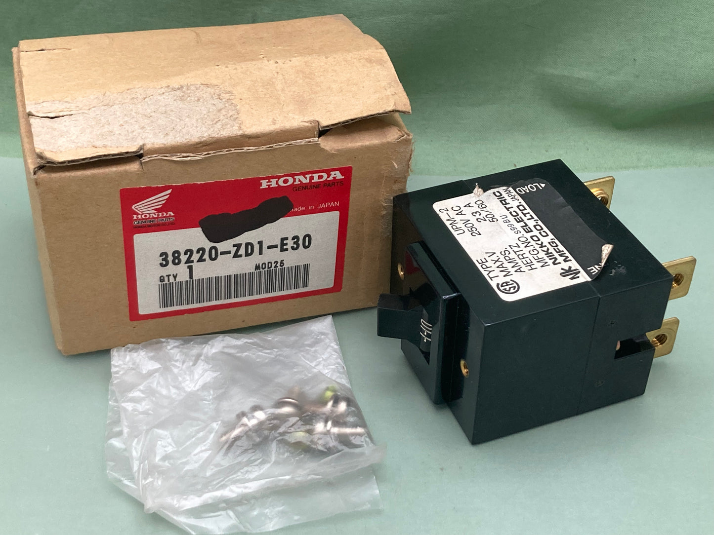 New Genuine Honda 38220-ZD1-E30 Breaker 23A