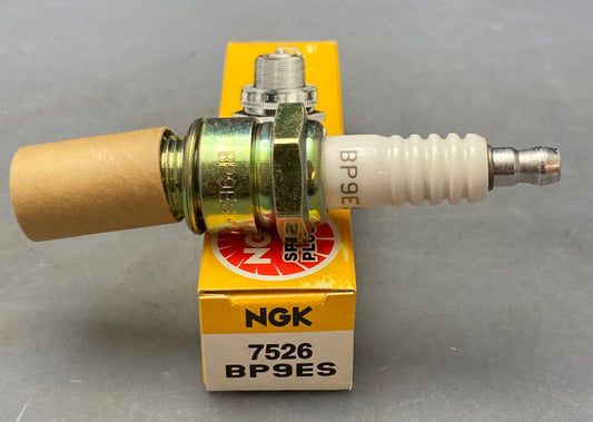 Qty 2 New Genuine NGK BP9ES 7526 Spark Plug