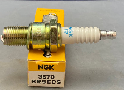 New Genuine NGK BR9ECS 3570 Spark Plug