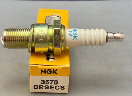 New Genuine NGK BR9ECS 3570 Spark Plug