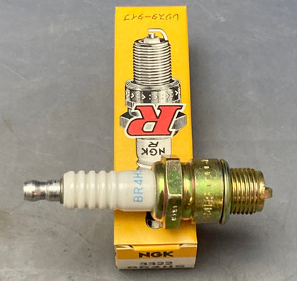 Qty 2 New Genuine NGK BR4HS 3322 Spark Plug
