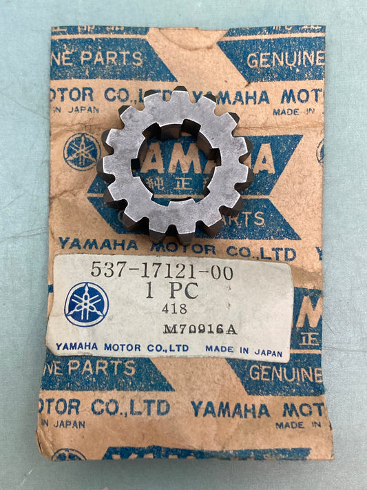 New Genuine Yamaha 537-17121-00 Gear, 2Nd, Pinion