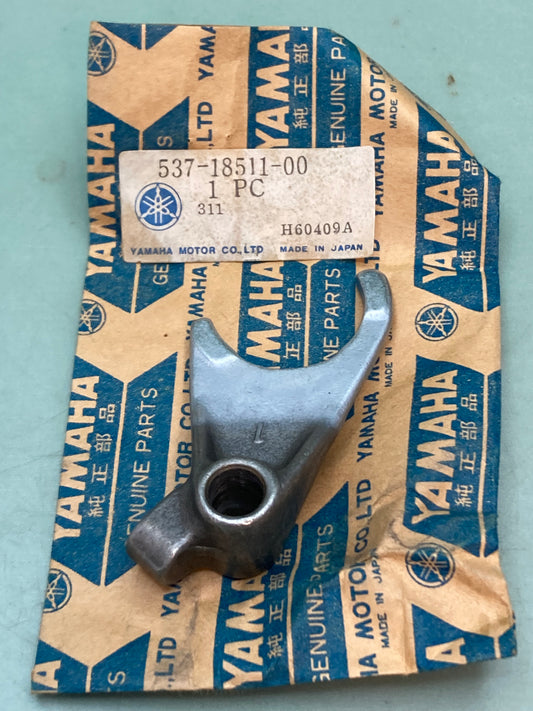 New Genuine Yamaha 537-18511-00 Fork, Shift
