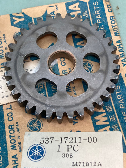 New Genuine Yamaha 537-17211-00 Gear, 1St, Wheel