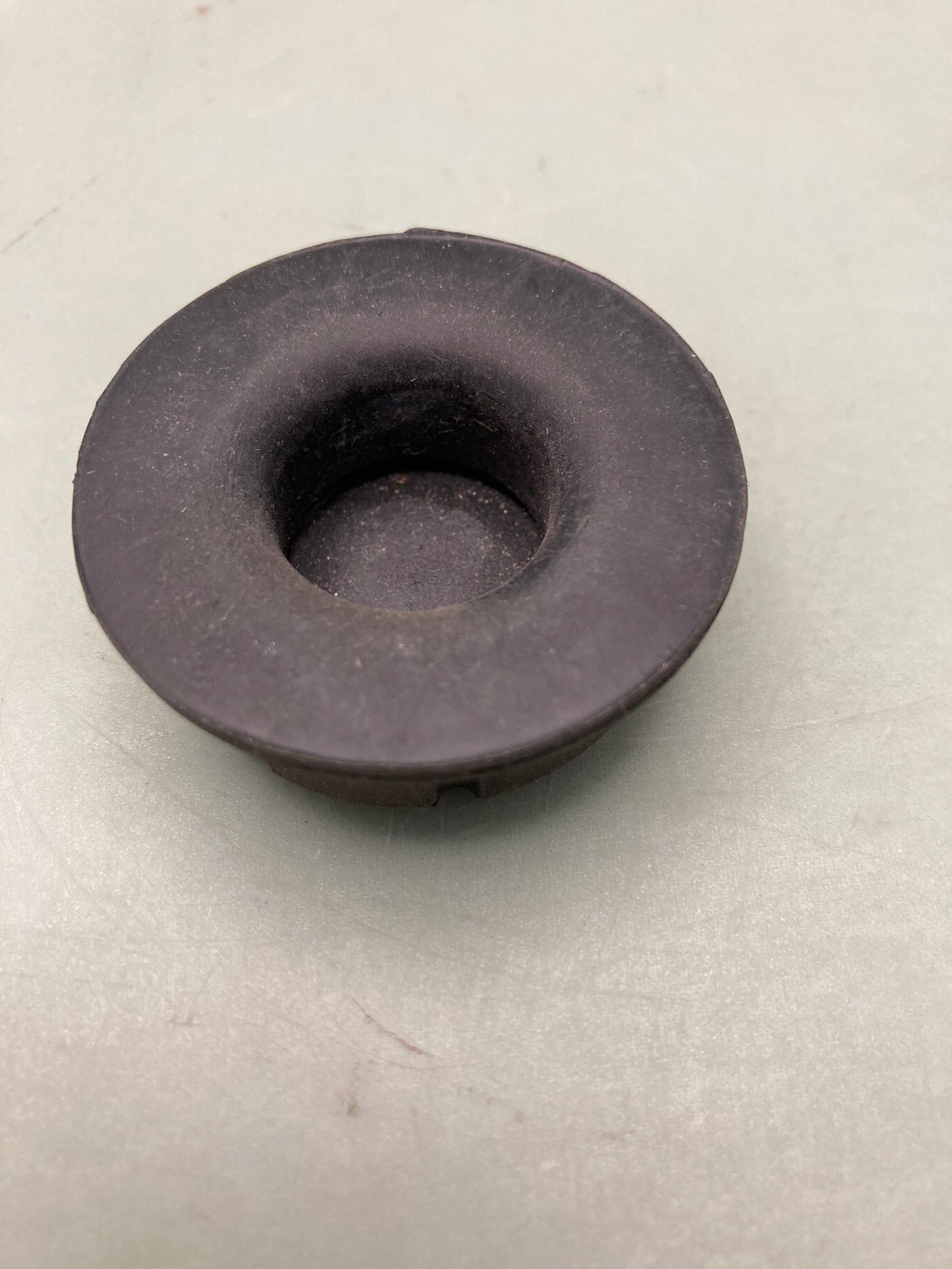 New Genuine Yamaha 4H7-24181-00 Damper, Locating, 1