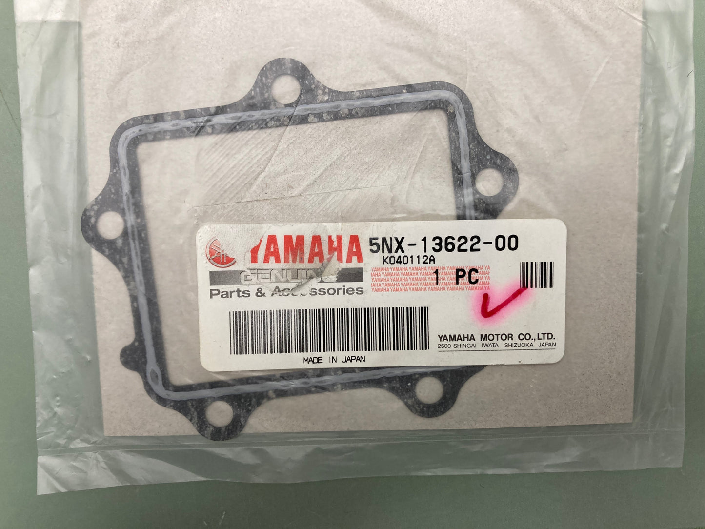 New Genuine Yamaha 5NX-13622-00 Gasket, Valve, Seat