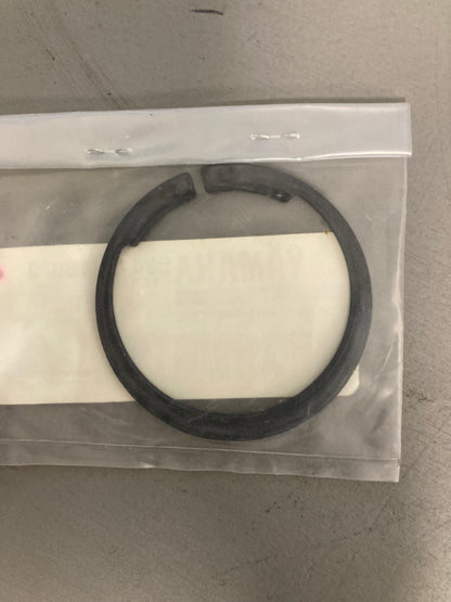New Genuine Yamaha 93410-46079 Circlip 2MB-E5744-00-00