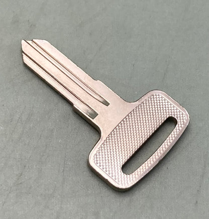 Replaces Can-Am 715900029 Key Groove On Right Side New