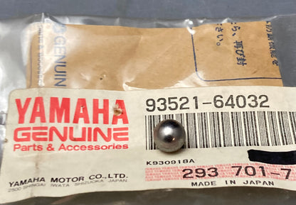 Qty 2 New Genuine Yamaha 93521-64032 Ball 21/64