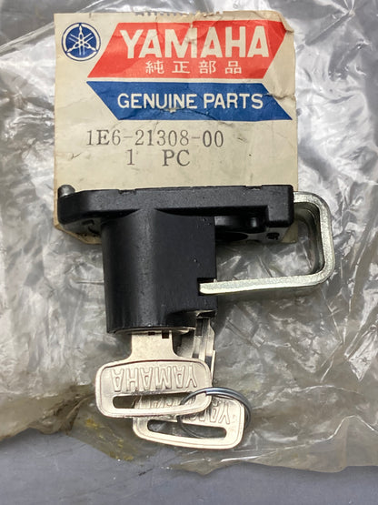 New Genuine Yamaha 1E6-21308-00 Helmet Hanger Assembly