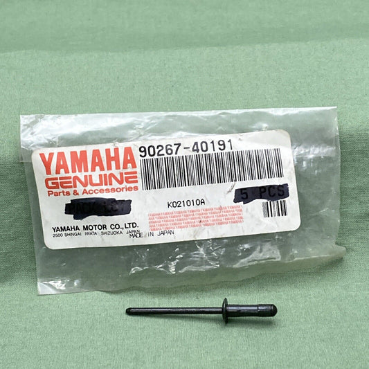 QTY 5 NEW GENUINE YAMAHA 90267-40191 COWLING 1 Rivet, Blind