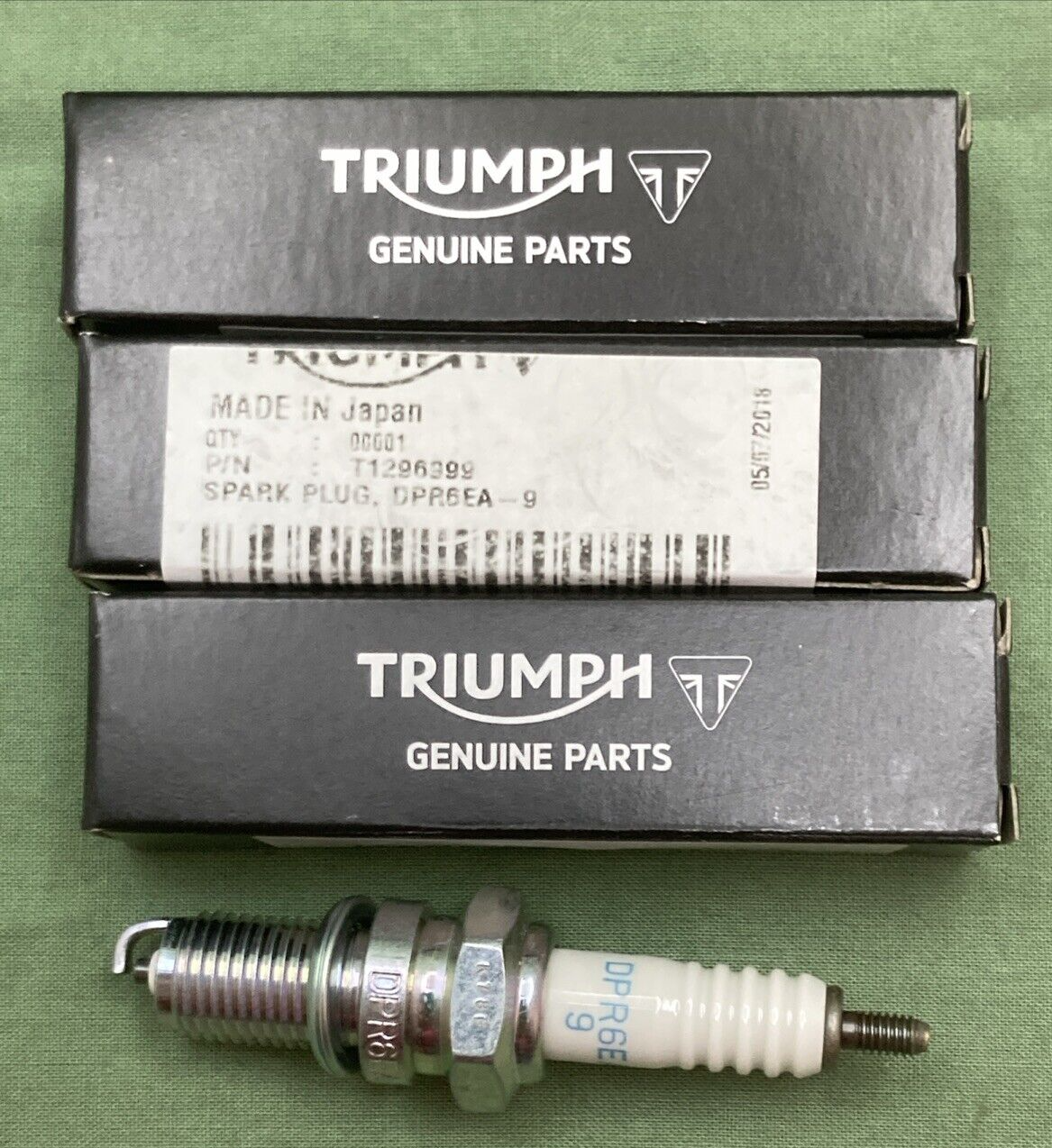 NEW GENUINE TRIUMPH T3990027 ENGINE SERVICE KIT COMPLETE