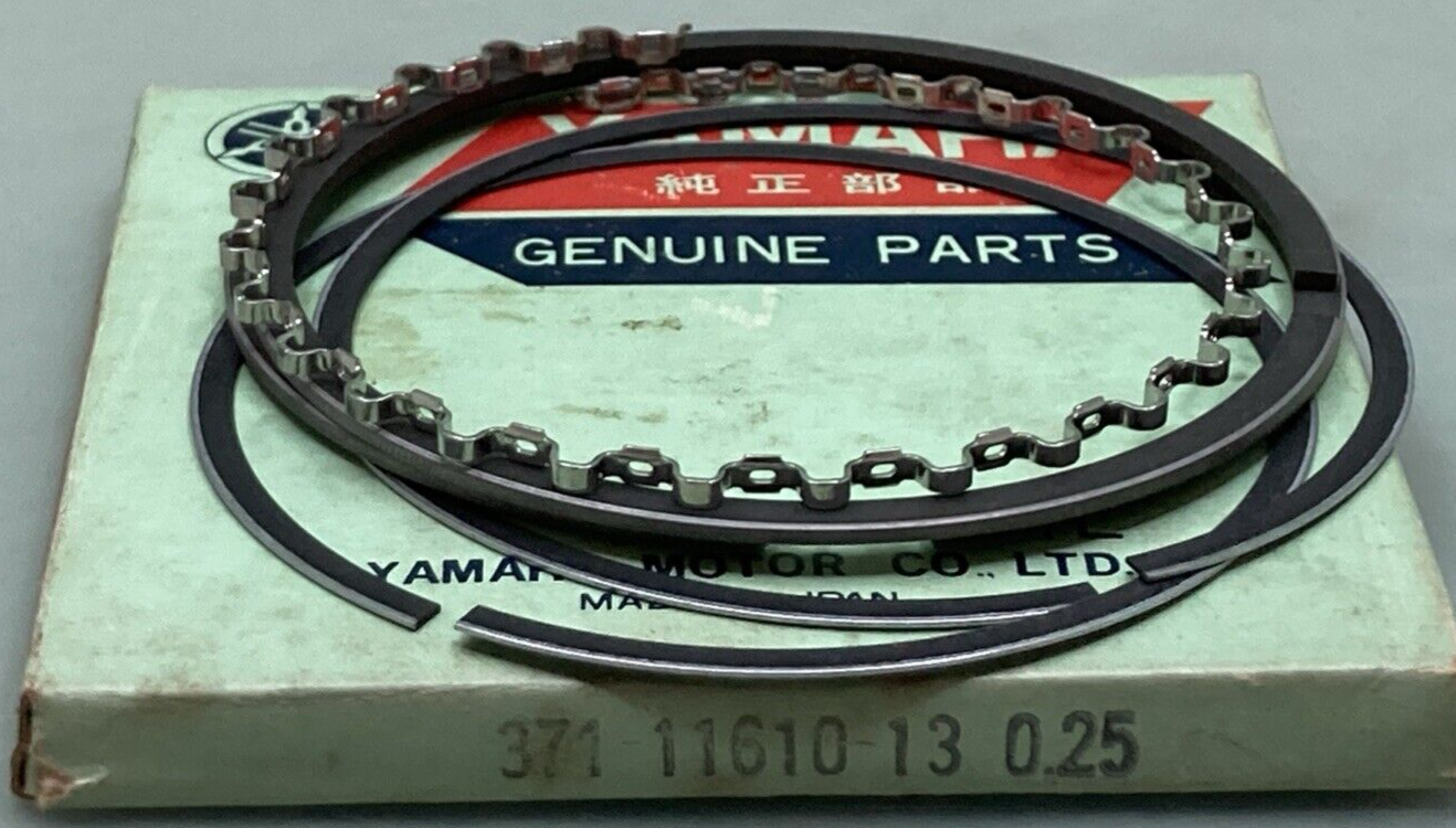 NEW GENUINE YAMAHA 371-11610-13 PISTON RING SET 0.25