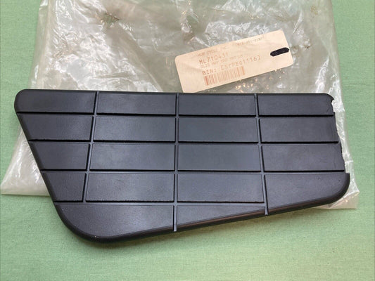 NEW HONDA 710431 FLOOR BOARD RUBBER LH GOLDWING