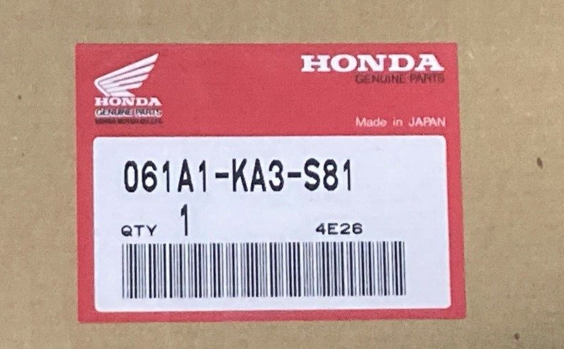 NEW GENUINE HONDA 061A1-KA3-S81 GASKET SET - SEE PHOTOS FOR PARTS INCLUDED