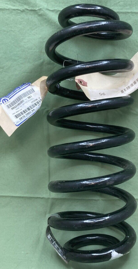 NEW GENUINE MOPAR 68157882AB Coil Spring Right REAR FITS '14-'18 JEEP CHEROKEE