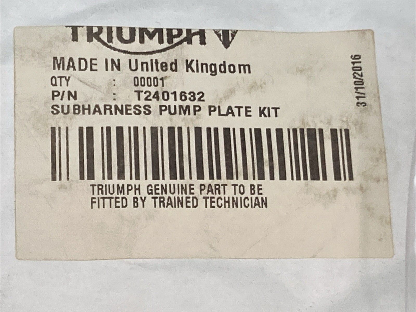 NEW GENUINE TRIUMPH T2401632 SUBHARNESS PUMP PLATE KIT