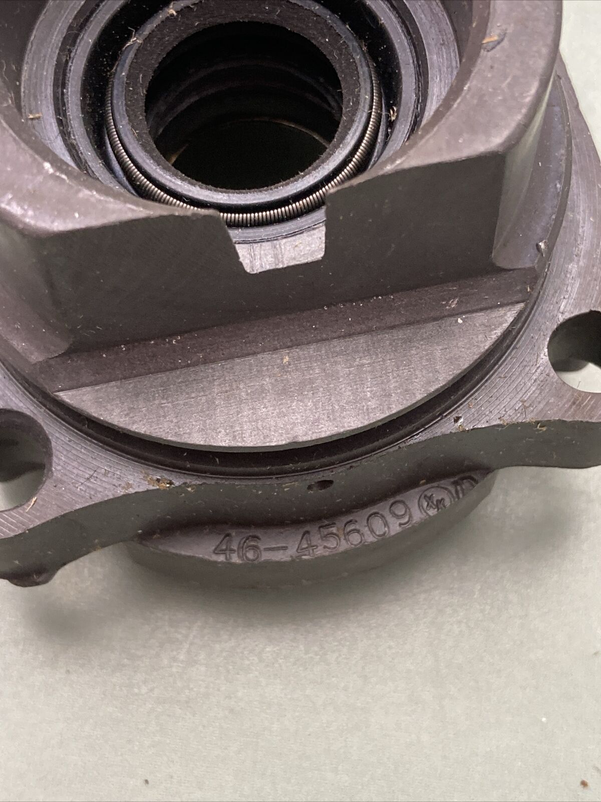 NEW GENUINE MERCURY QUICKSILVER 46-45609A1 HOUSING ASSEMBLY