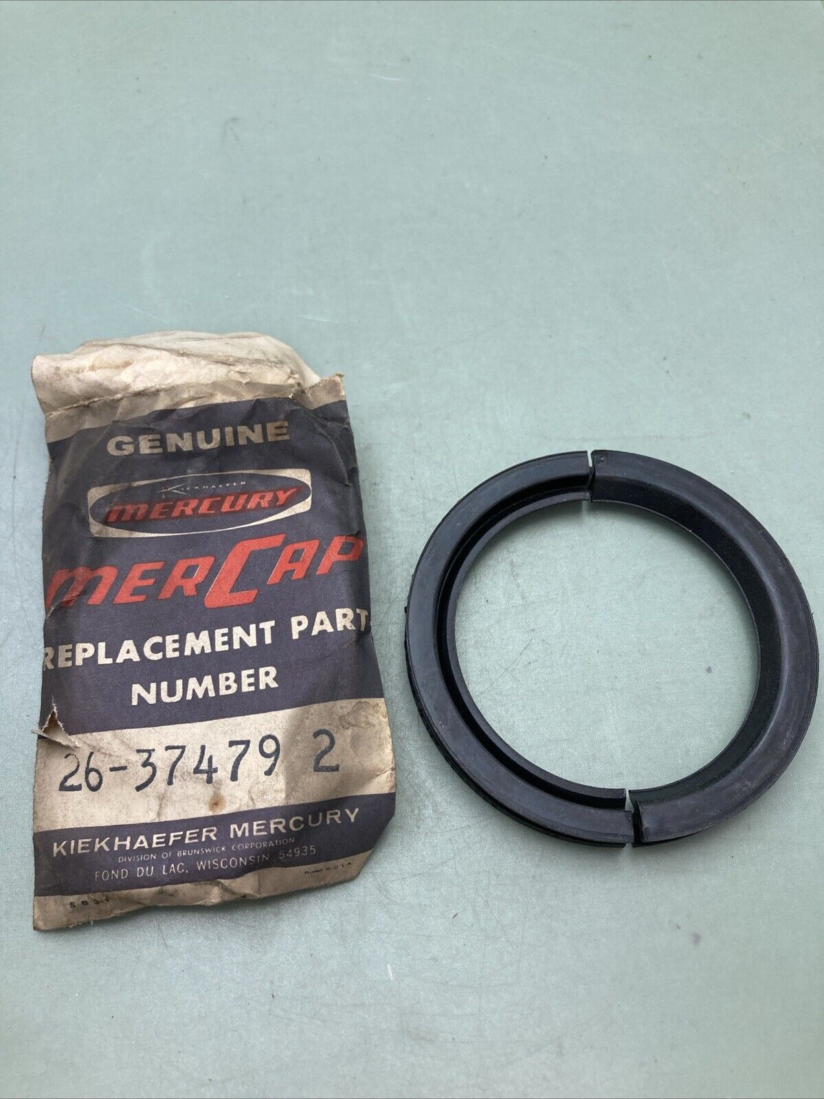 NEW MERCURY QUICKSILVER 26-37479 OIL SEAL
