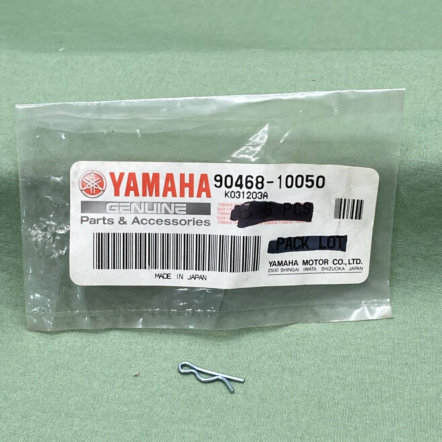 QTY 3 NEW GENUINE YAMAHA 90468-10050 ENGINE COWL Clip