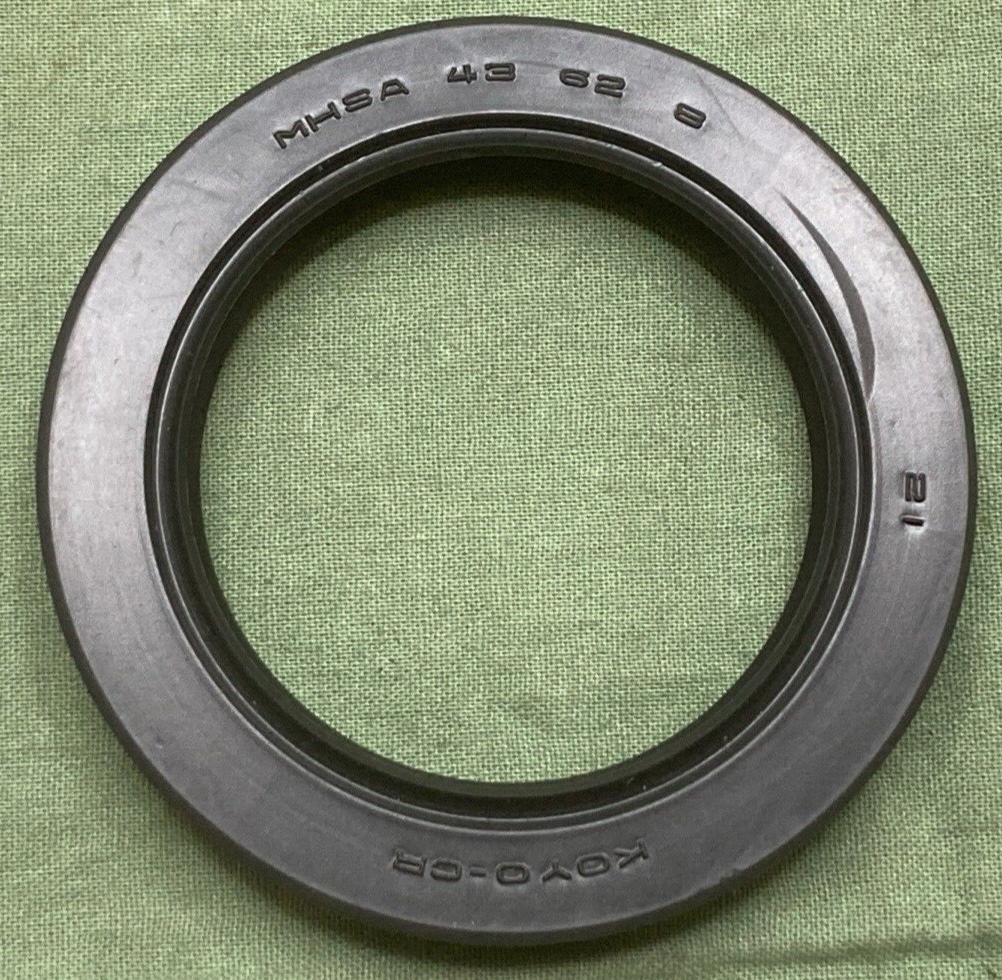 QTY 2 NEW GENUINE YAMAHA 93102-43341 Oil Seal, Sd  Type 1985 Tri-Z