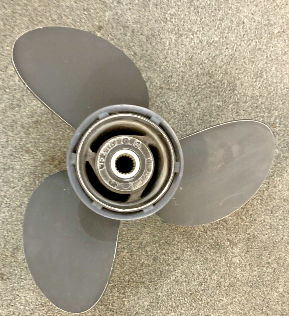 VOLVO 3850300 15X17 P, 3 BLADE PROPELLER, RH, 19 SPLINE