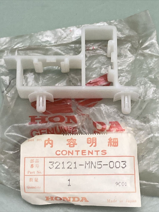 NEW GENUINE HONDA 32121-MN5-003 HOLDER, L. CONNECTOR