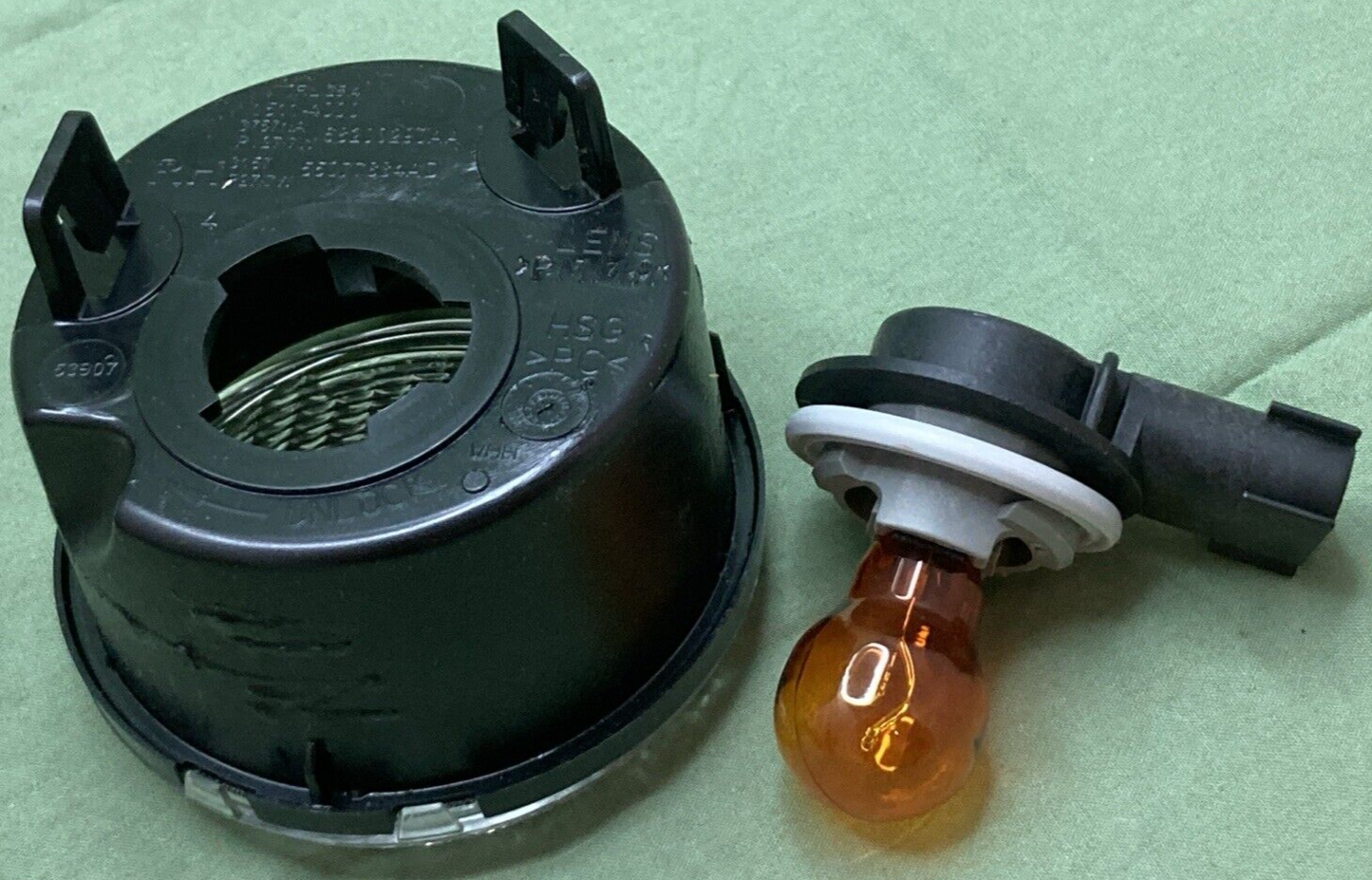NEW GENUINE MOPAR 68200290AA Park And Turn Signal Lamp Right Front FITS JEEP