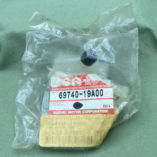 NEW GENUINE SUZUKI 69740-19A00 Tank Assembly, Reservoir