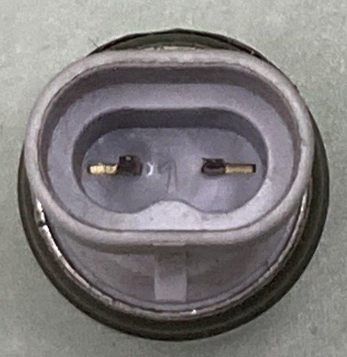 NEW GENUINE TRUCK AIR PARTS 11-2657 HIGH PRESSURE SWITCH HVAC FAN OVERRIDE