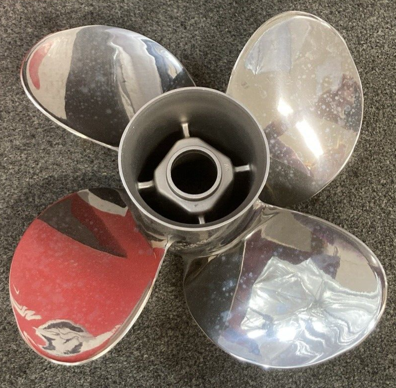 NEW MERCURY 48-8M0055547 PROPELLER SPITFIRE X7 4 BLADE 14"X 13" PITCH W/ HUB KIT