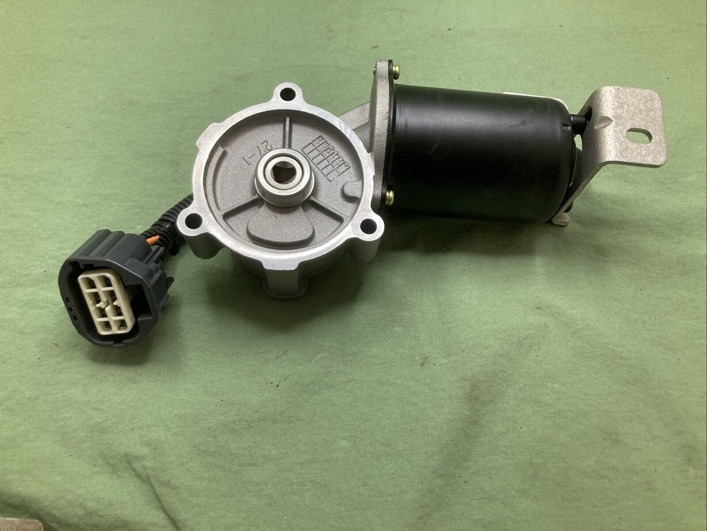 NEW GENUINE FORD LC3Z-7G360-A Transfer Case Motor