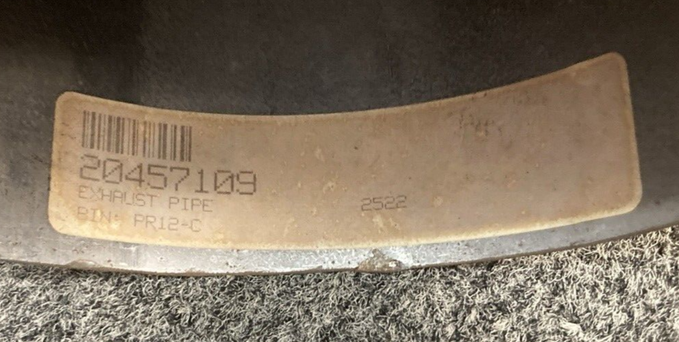 NEW GENUINE VOLVO 20457109 EXHAUST PIPE 22.86 " Long & 5" Diameter