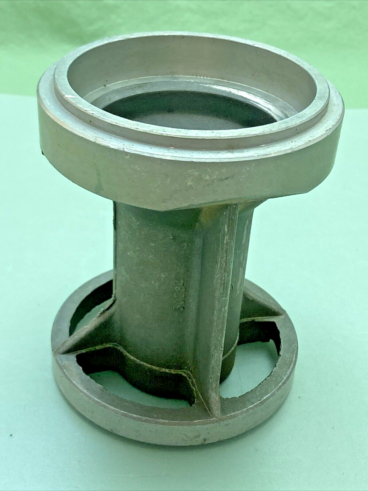 NEW GENUINE MERCURY QUICKSILVER 30584 BEARING CARRIER ASSEMBLY
