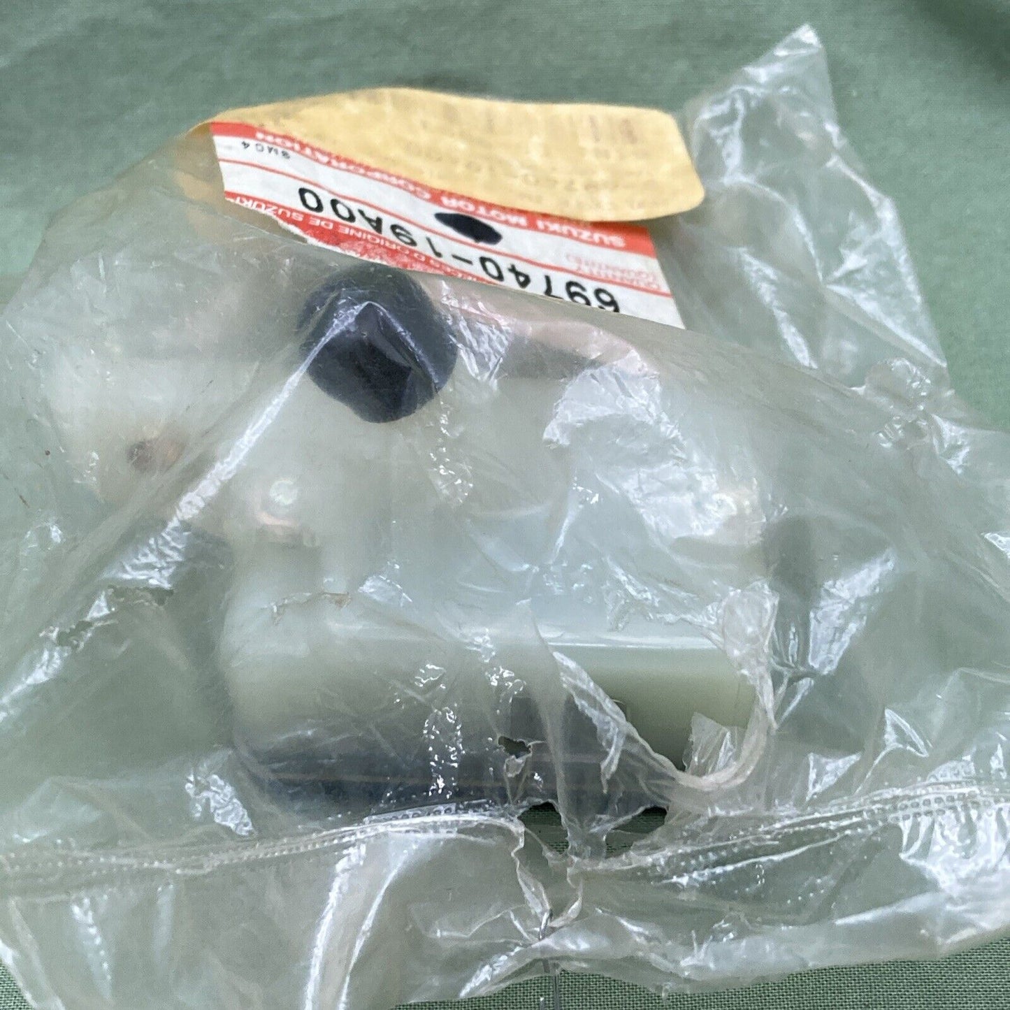 NEW GENUINE SUZUKI 69740-19A00 Tank Assembly, Reservoir