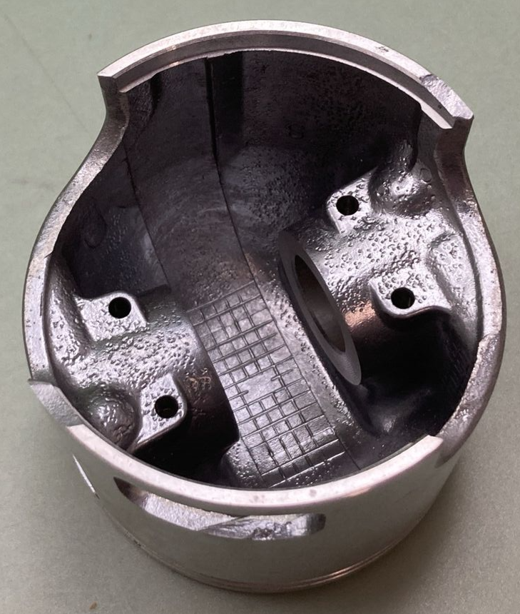 NEW GENUINE SUZUKI 12110-98E60 PISTON 770CC