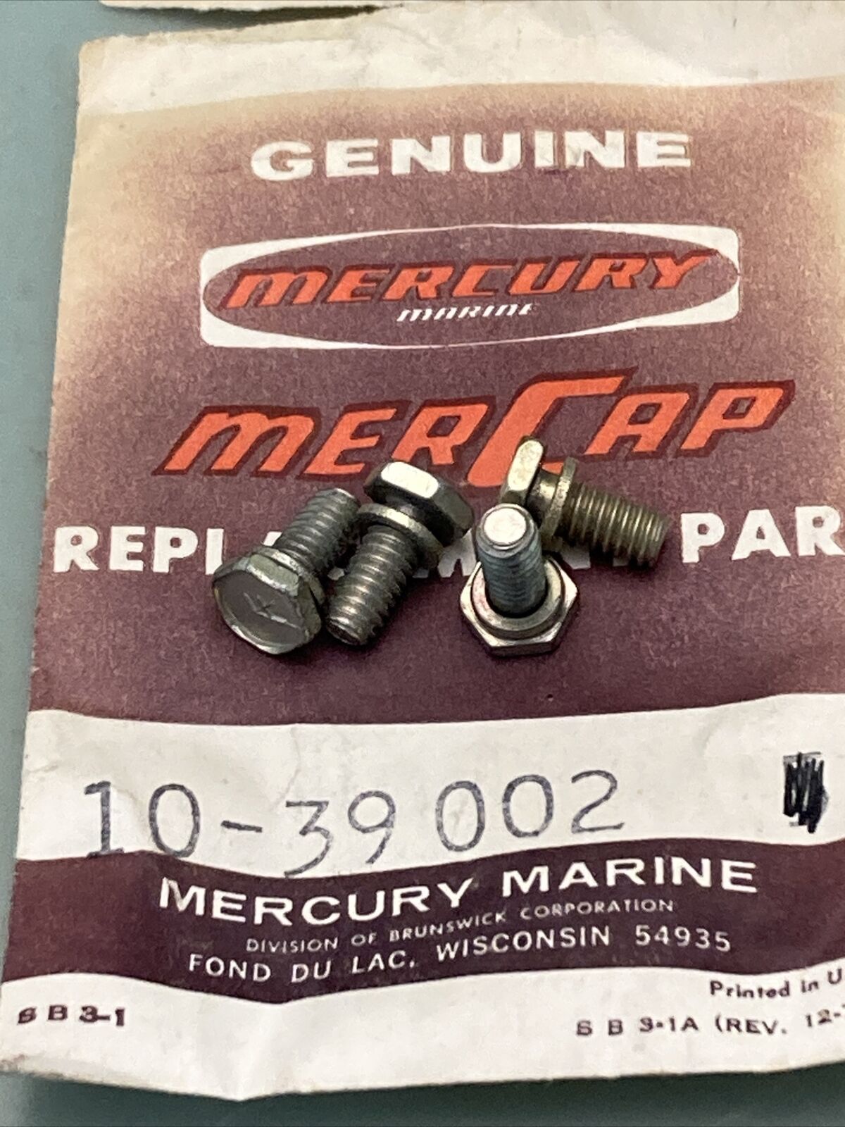 QTY 4 NEW GENUINE MERCURY QUICKSILVER 10-39002 SCREW