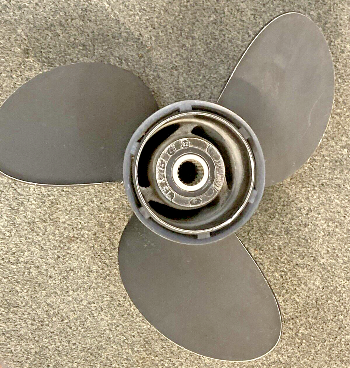 VOLVO 3850300 15X17 P, 3 BLADE PROPELLER, RH, 19 SPLINE