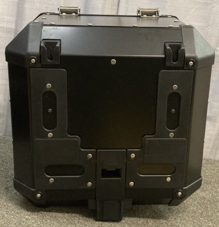 NEW GENUINE TRIUMPH A9500606 TOP BOX ALUMINUM EXPEDITION BLACK