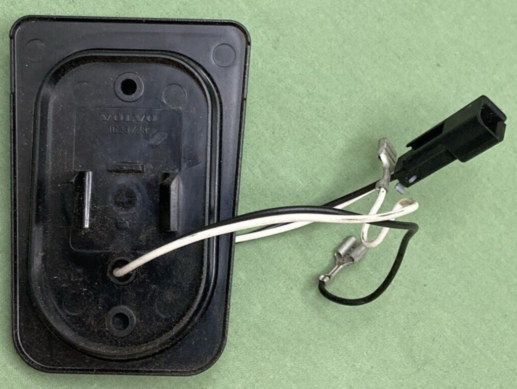 NEW GENUINE VOLVO 1623728 SIGNAL MARKER POSTION KIT