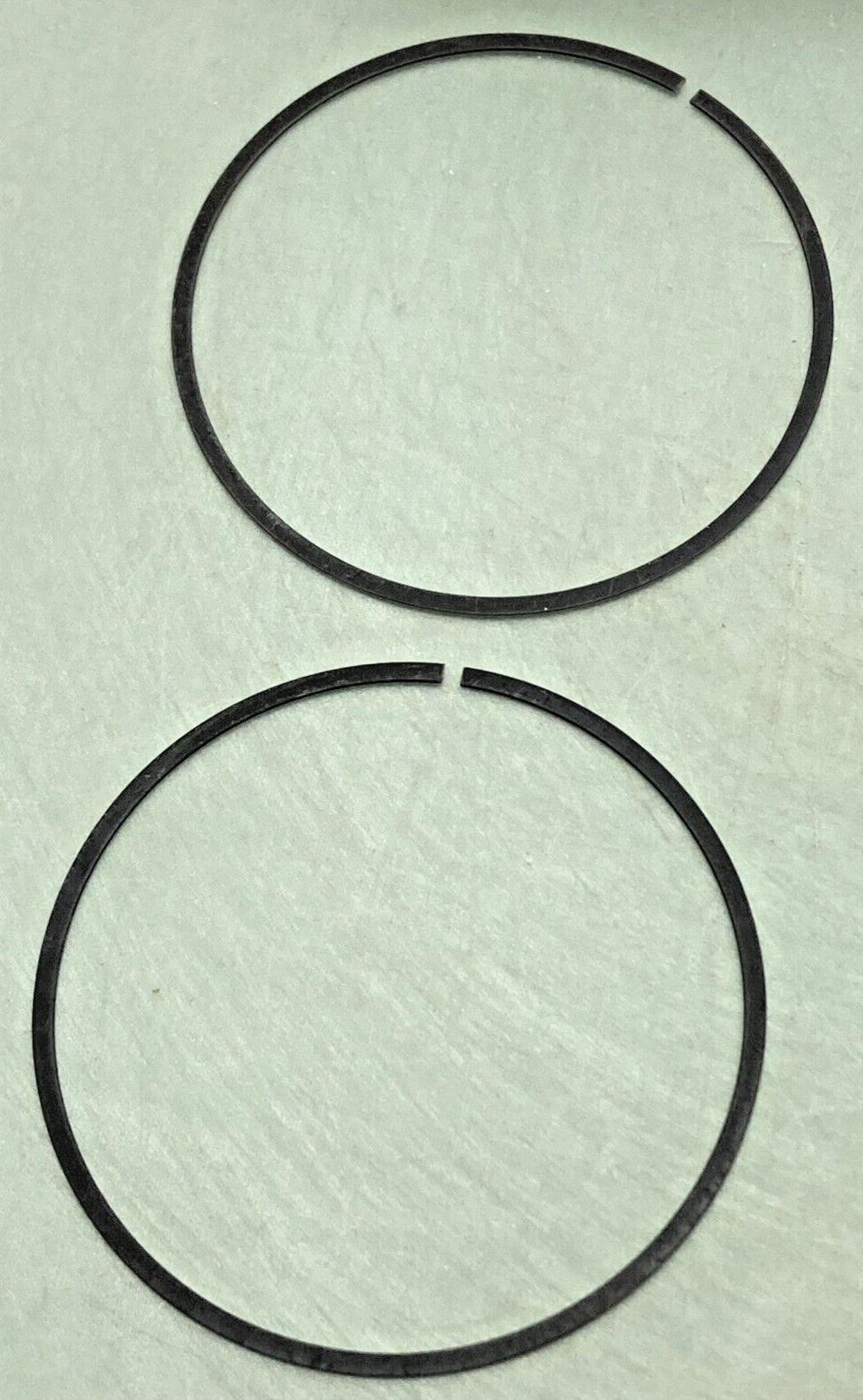 NEW GENUINE MERCURY QUICKSILVER 39-893525A01 PISTON RING SET