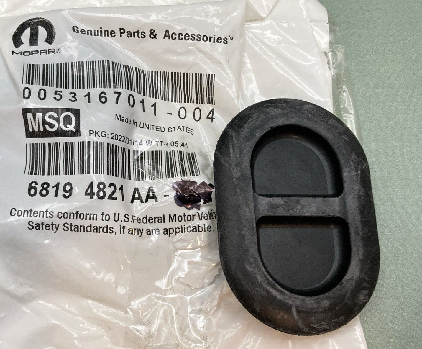 NEW GENUINE MOPAR 68194821AA Plug-Rubber