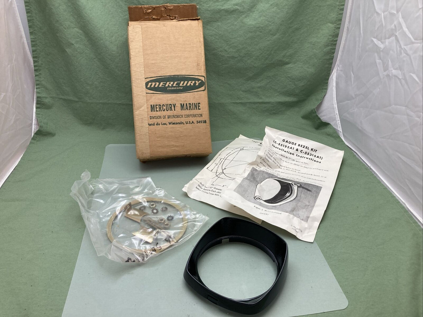 NEW GENUINE MERCURY 55193A1 BEZEL ASSEMBLY, 78666A1