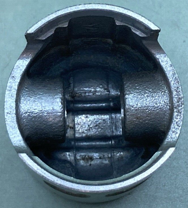 NEW GENUINE YAMAHA 397-11631-00-96 PISTON 0.96 STD